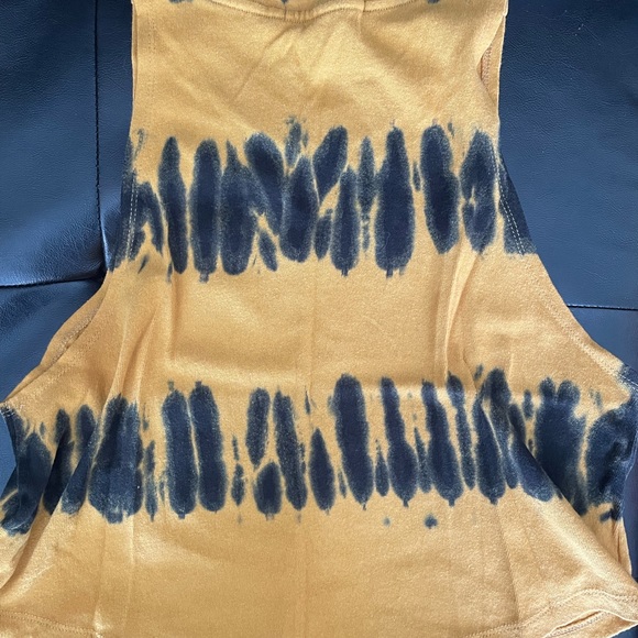 Cropped tank top - Picture 3 of 4